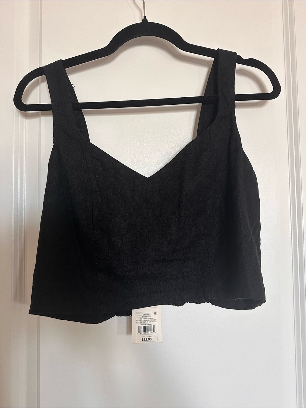 Black V-Neck Crop Tank Top - NWT